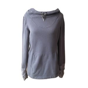 Lululemon Apres Run Pullover
in Soot Lite. 
Size 4. 
Pristine Condition